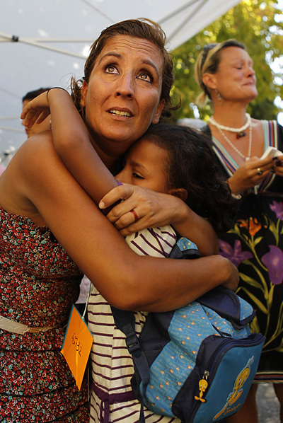 El duro adiós de los niños saharauis que regresan al desierto
