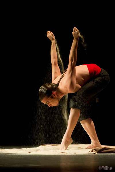 Adrián Santana en  Siempre me pasa lo mismo. 