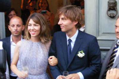 Sofia Coppola y Thomas Mars, a la salida de la ceremonia en Bernalda.