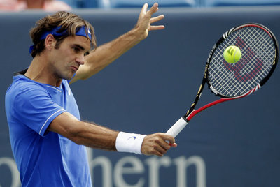 Roger Federer, en una devolución.