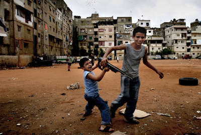 Fotografía de título  El Líbano entre mar y fuego , tomada por Alfonso Moral en Líbano en 2007.