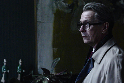 Gary Oldman, en un fotograma de  El topo. 