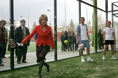 Esperanza Aguirre, durante la presentación del centro de ocio y deporte del Tercer Depósito del Canal de Isabel II en 2007.