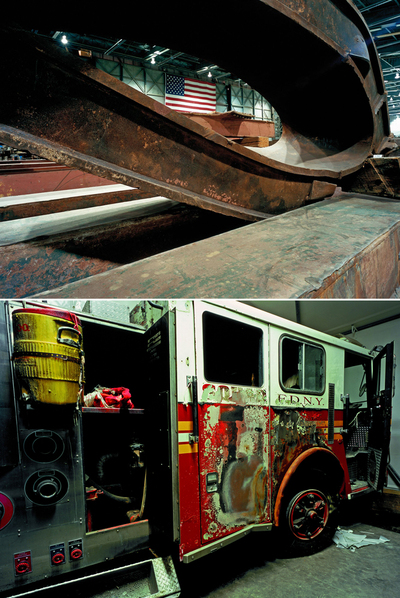 Fotografías de la exposición  La memoria fragmentada 11-S NY. Artefactos en el hangar 17. 