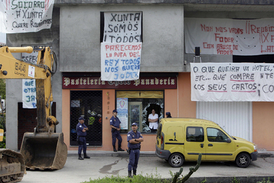Desalojo con policía para el nuevo hospital de Vigo