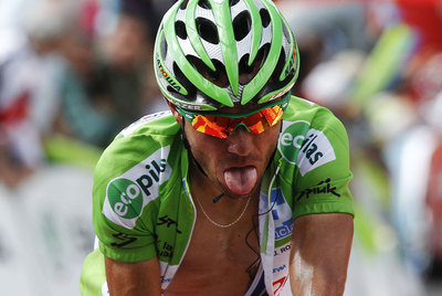 Joaquim  Purito  Rodríguez llega exhausto a la línea de meta de los Lagos de Somiedo.