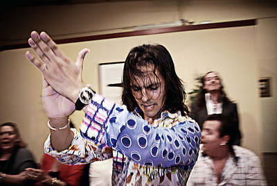 En los ensayos. Un garaje sevillano le sirve ahora de estudio. Allí ensaya 'Baile flamenco', espectáculo formado por seis de las piezas que más le han gustado a lo largo de su carrera.