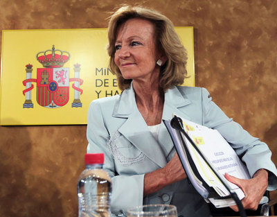 La vicepresidenta Elena Salgado, durante la rueda de prensa en el Ministerio de Economía.