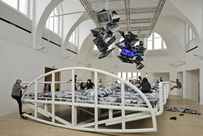  La cuna  (2007), de Wang Du (cortesía del artista).