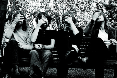 Nick Mason (batería), Rick Wright (teclados), Roger Waters (voz y bajo) y David Gilmour (guitarra): Pink Floyd en Belsize Park, Londres, en octubre de 1968.