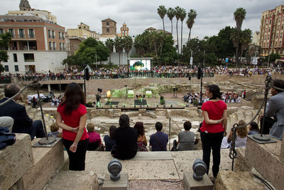 Málaga recupera el Teatro Romano con flamenco, pintura y poesía