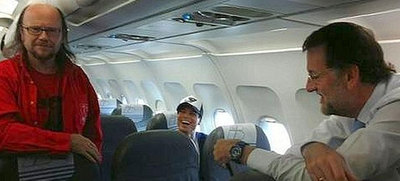 Fotografía del  tuit  de Rajoy con Santiago Segura y Julio José Iglesias.