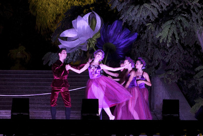 Un momento de  El lago de los cisnes , ayer en el Parc de la Ciutadella.