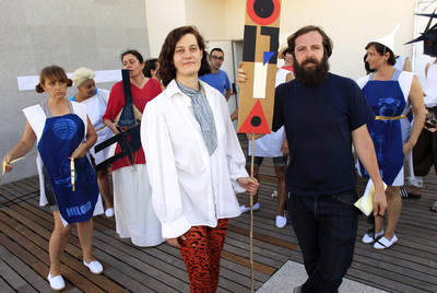 María F. Espada y Carlos Monleón presentan, en primer término, su ópera  Harmonía. 