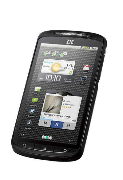 El móvil que llega de China pesa 148 gramos, tiene una pantalla de 4,3 pulgadas y funciona con el sistema operativo Android.