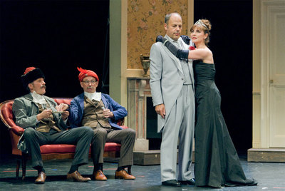 Representación de 'Veinticinco años menos un día' en el Teatro Español.