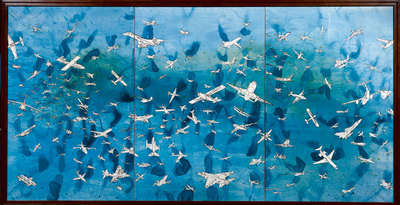  Aerei (Aviones),  de 1989, pieza de Alighiero Boetti de bolígrafo sobre papel fotosensible montado sobre lienzo.