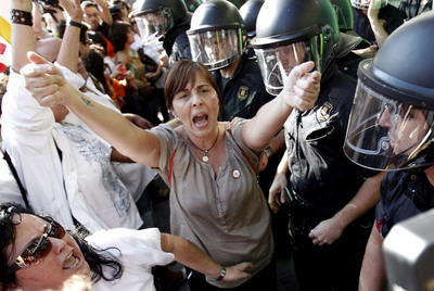 LA GENERALITAT AMENAZA CON DESPEDIR A 1.500 INTERINOS