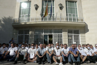 Los antiguos trabajadores de Primayor se amordazan por las multas