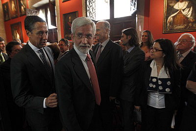 CAMPS EVITA LOS ACTOS INSTITUCIONALES