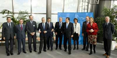 Barroso pide a los presidentes autonómicos que se esfuercen en cumplir el déficit