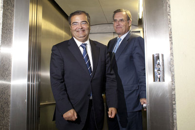 Los banqueros acuden al Parlamento para explicar la absorción