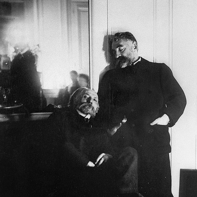 Fotografía realizada por el pintor Edgar Degas del poeta Stéphane Mallarmé (derecha) y el pintor Pierre-Auguste Renoir, incluida en el libro  La Folie Baudelaire 