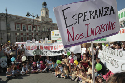 Indignados sin colegio protestan en Sol