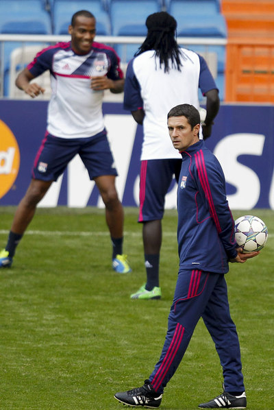 Remi Garde, ayer en el Santiago Bernabéu.