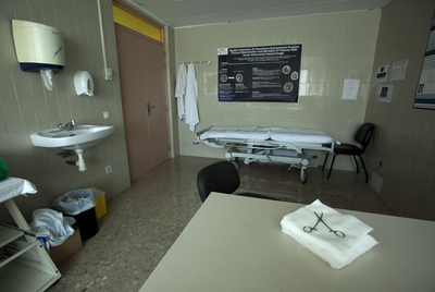 Interior del hospital Vall d'Hebrón, Barcelona, durante el parón de ayer impuesto por los recortes.