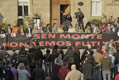 Ourense sale a la calle en protesta contra los incendios