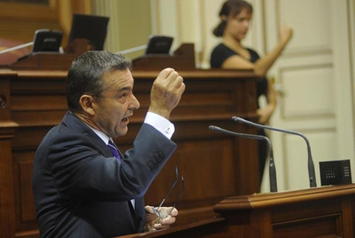El presidente del Gobierno canario, Paulino Rivero, en una comparecencia.