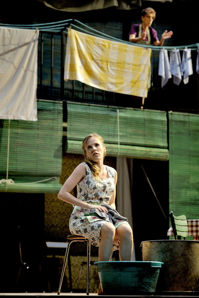 Sara Espígul, en  Un viejo y conocido olor,  de Benet i Jornet.