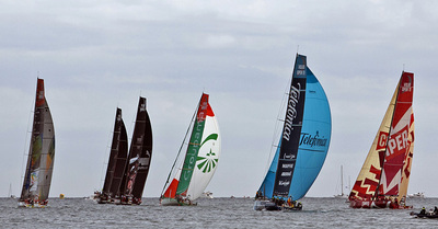 Lluvia y poco viento, en la primera regata de la Volvo en Alicante