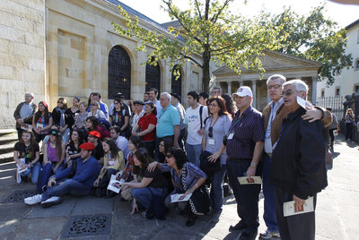 Representantes de varias Euskal Etxea visitaron ayer Gernika, invitados por su alcalde, José María Gorroño, de Bildu.