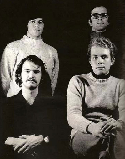 Papandreu (abajo a la izquierda) y Samaras (arriba a la derecha), en 1973.