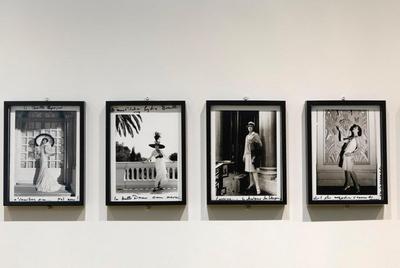 Tres fotos de Carolina de Mónaco realizadas por Karl Lagerfeld en 1989.