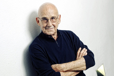 El dramaturgo José Sanchis Sinisterra, promotor del proyecto  Legado teatral del siglo XX (La escena a la escucha de la historia). 