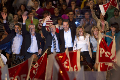 Patxi López, José Antonio Griñán, Pérez Rubalcaba, Rodríguez Zapatero, Trinidad Jiménez y Elena Valenciano, en el mitin de Málaga.