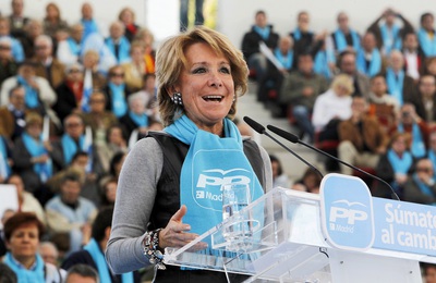La presidenta regional, Esperanza Aguirre, en el mitín del pasado sábado en Las Rozas.