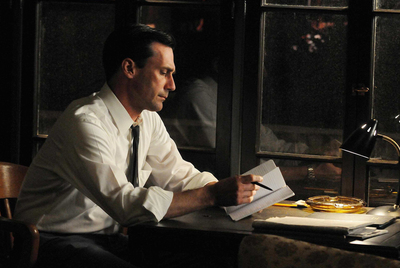 Jon Hamm, en una escena de  Mad men,  en el papel del ejecutivo publicitario Don Draper.