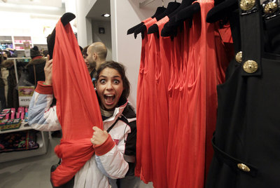 Furor por Versace en la Gran Vía