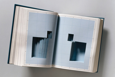  Momento de fronteira  (1999), del brasileño Waltercio Caldas.