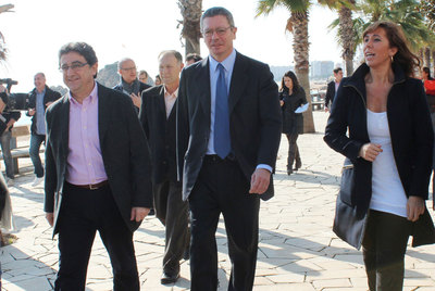 Alberto Ruiz-Gallardón y Alicia Sánchez-Camacho acompañan en Blanes al candidato Enric Millo (izquierda).