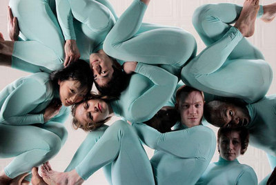 Fotograma del vídeo  All is not lost,  de OK Go, dirigido por Trish Sie.