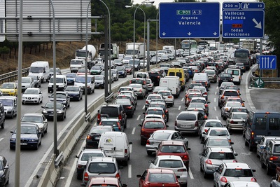 Un atasco en la autovía de Valencia en septiembre de 2008.