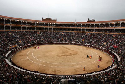 Un momento de una corrida en la plaza de toros de Las Ventas.