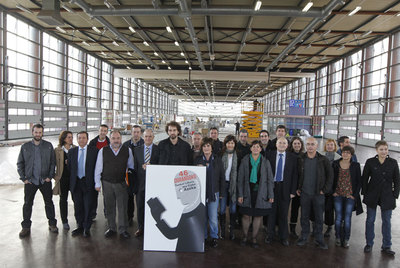 Grupo de organizadores y colaboradores de la nueva edición de la Feria del Libro y Disco vasco, ayer en Durango.
