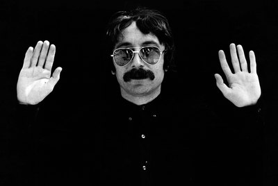 Imagen de Elías Querejeta del documental  El Productor  (2006), dirigido por Fernando Méndez-Leite.