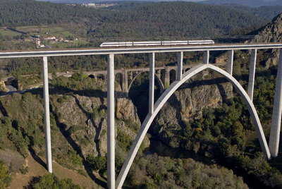 De Santiago a Ourense en 38 minutos